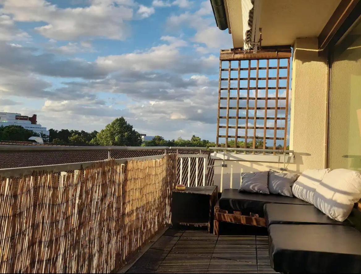 Budget Suite Mit Balkon - Privatzimmer In Wohnung - Netflix & Minibar Inklusive Koblenz  Exterior foto