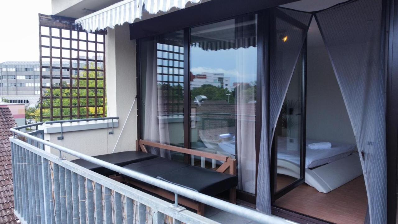 Budget Suite Mit Balkon - Privatzimmer In Wohnung - Netflix & Minibar Inklusive Koblenz  Exterior foto